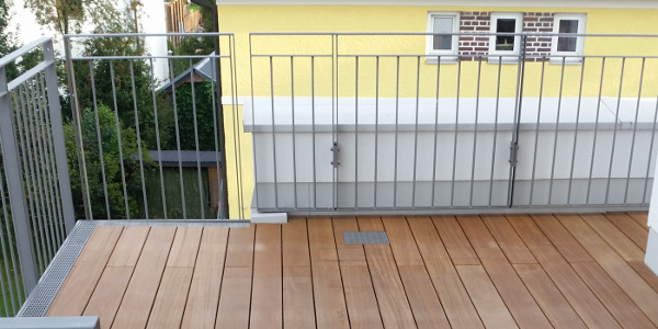 Dachterrasse – gebaut von Ploss Holzbau und Zaunbau Fürstenfeldbruck