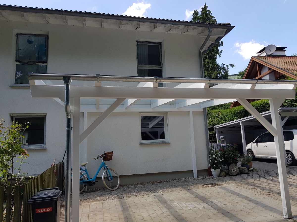 Terrassenüberdachung – gebaut von Ploss Holzbau und Zaunbau Fürstenfeldbruck